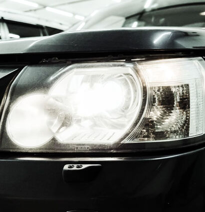Замена ламп внешнего и ближнего освещения в Land Rover Freelander