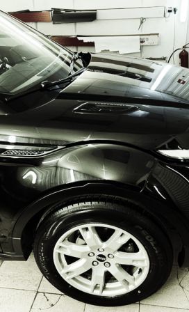 Ремонт переднего правого крыла в Range Rover Evoque