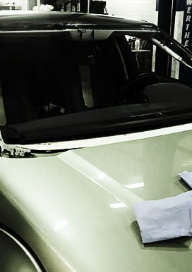 Замена лобового стекла в Range Rover Evoque