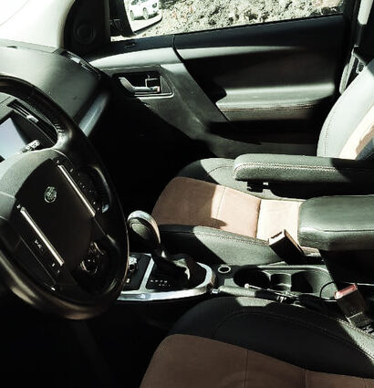 Покраска кожи салона Land Rover Freelander