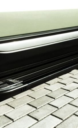 Окрас боковых молдингов в Range Rover Evoque