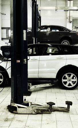 Замена заднего правого кулака в Range Rover Evoque