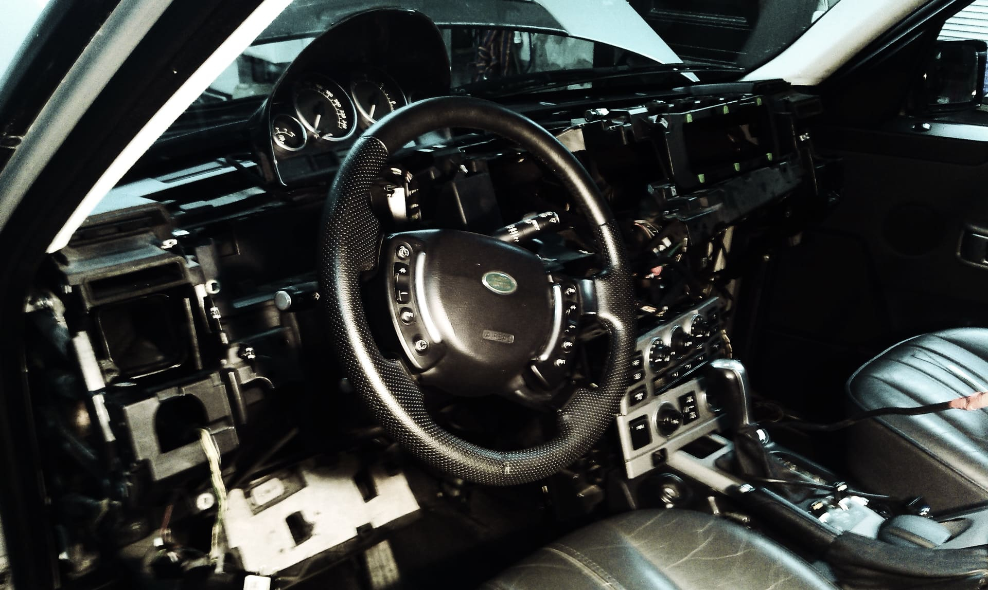 Замена отопителя на Range Rover Sport