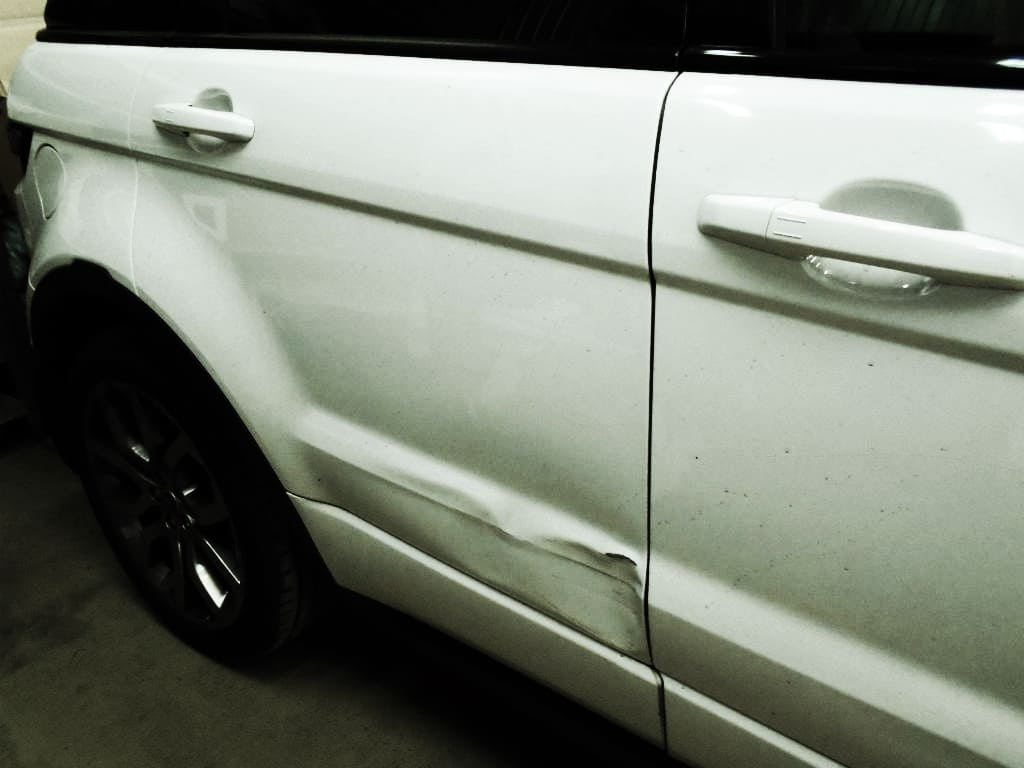 Окрас молдинга двери в Range Rover Evoque