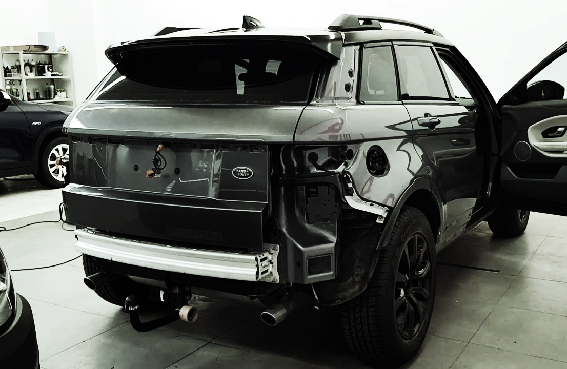 Окрас крышки багажника в Range Rover Evoque