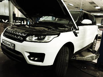 Установка в штатное место переднего внутреннего датчика парковки в Range Rover Evoque