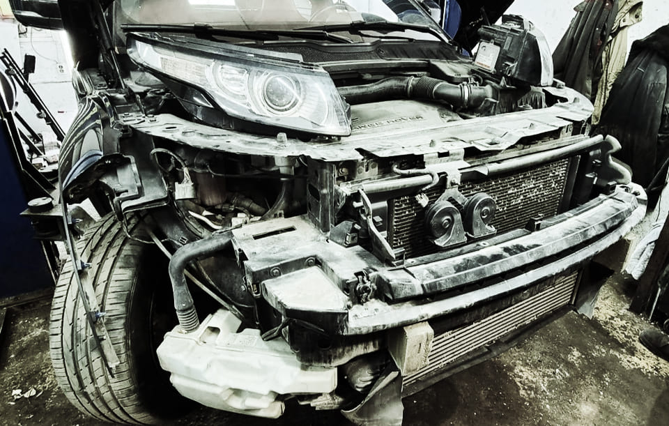 Замена трубок кондиционера в Range Rover Evoque
